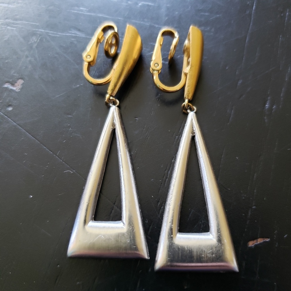 🎉HP🎉Vintage Crown Trifari Necklace & Earrings Set. - Picture 3 of 8